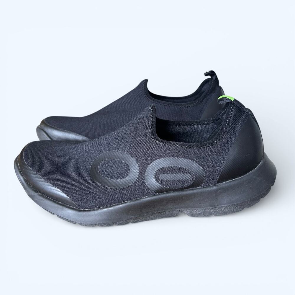 OOFOS Men's Black Slip-On Recovery Sneakers with Subtle Gray Logos